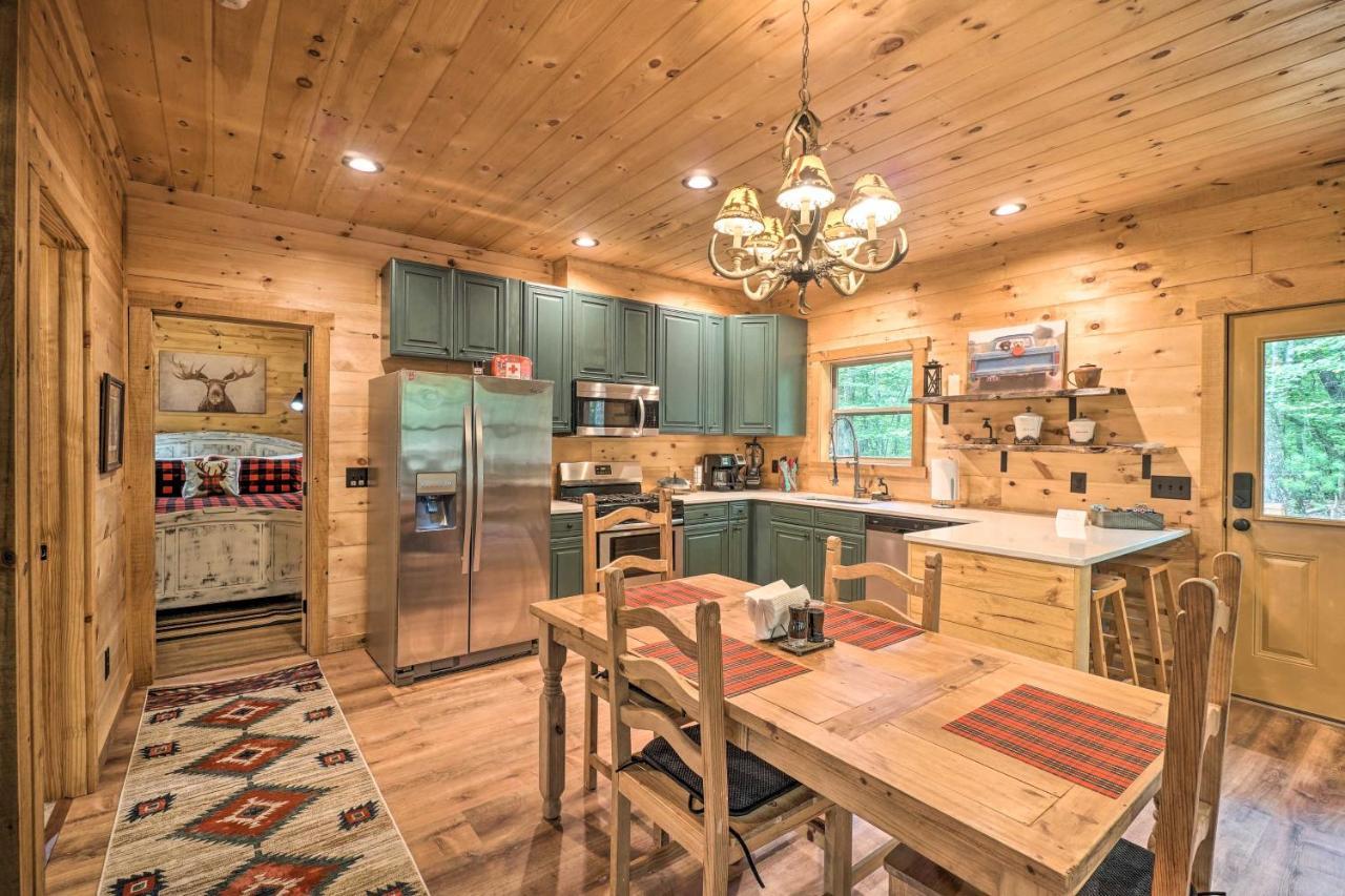 Peaceful Cabin On 3 Private Acres Deck And Fire Pit Blairsville Eksteriør billede